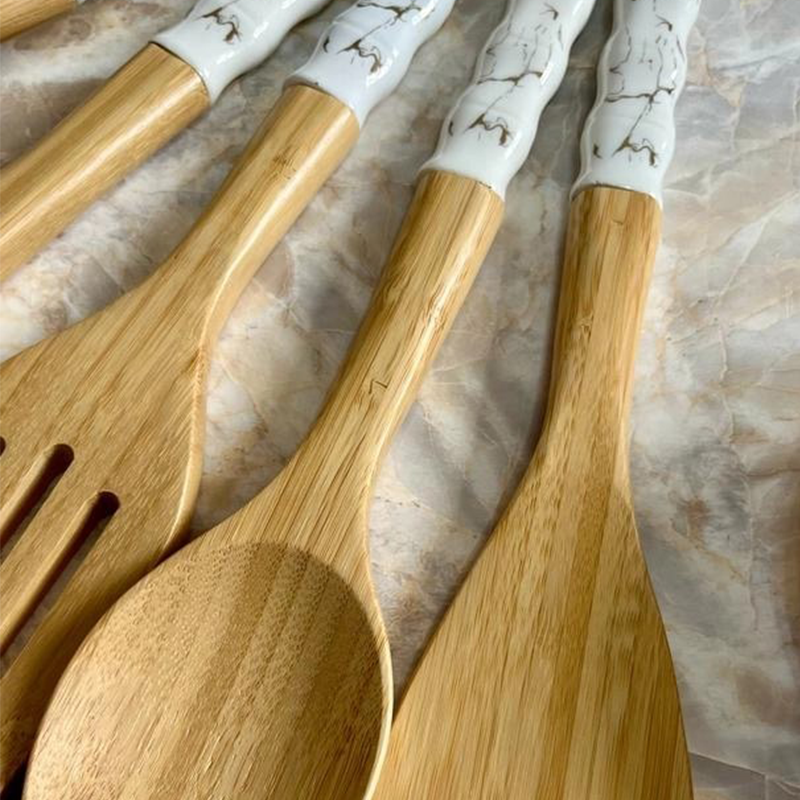 LOUCHES EN BAMBOU BLANC