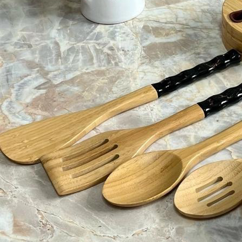 LOUCHES EN BAMBOU NOIR